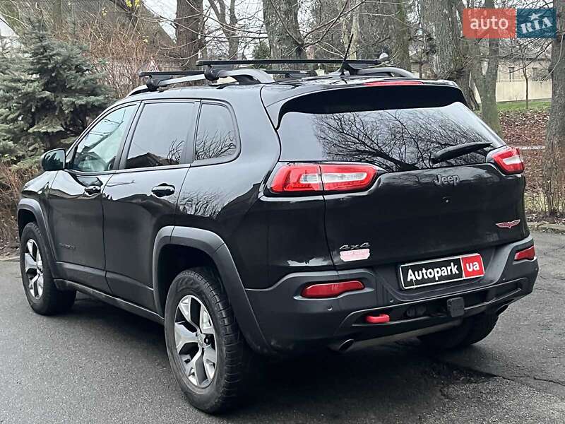 Позашляховик / Кросовер Jeep Cherokee 2015 в Києві