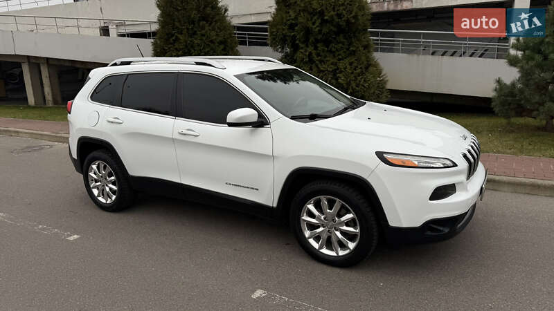 Позашляховик / Кросовер Jeep Cherokee 2015 в Києві