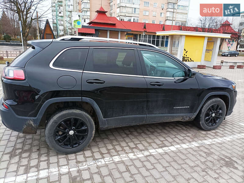 Позашляховик / Кросовер Jeep Cherokee 2018 в Львові