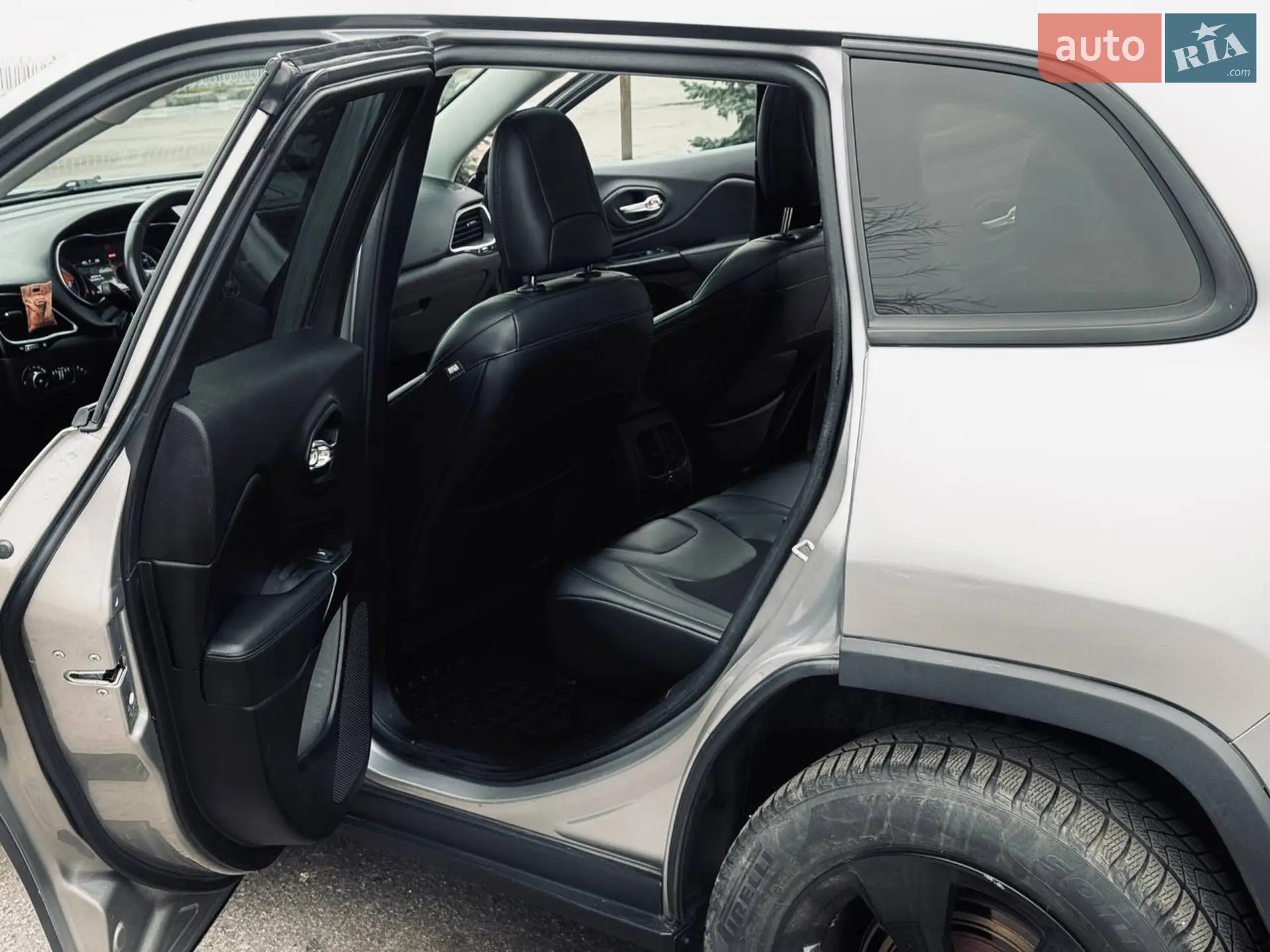 2019 Jeep Cherokee - мініатюра 12