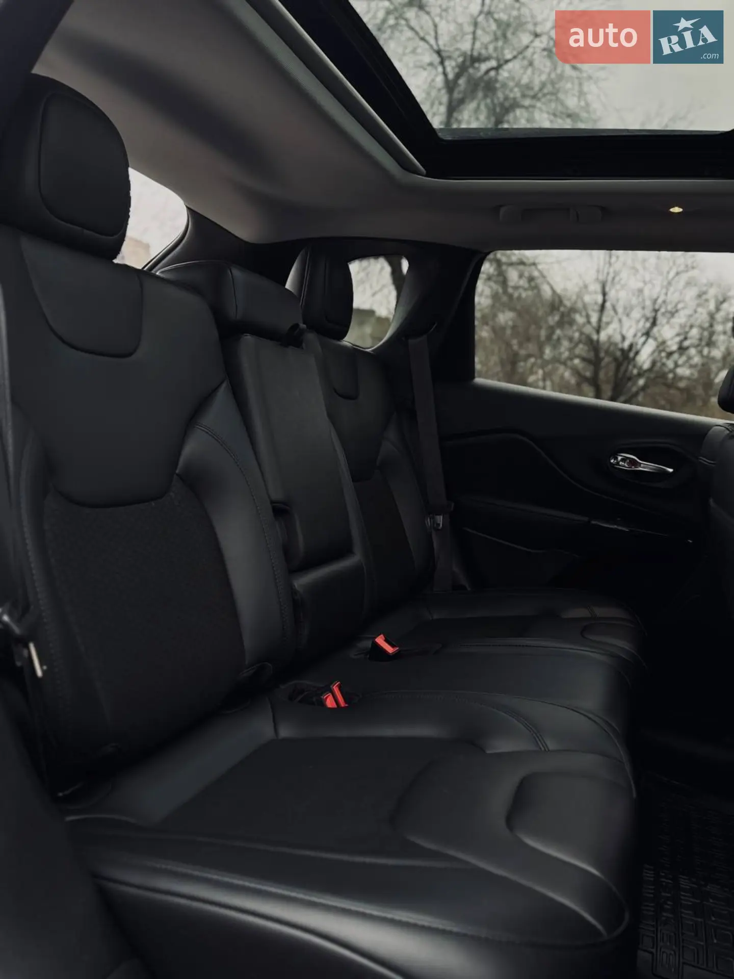 2019 Jeep Cherokee - мініатюра 18