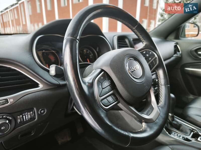 Внедорожник / Кроссовер Jeep Cherokee 2020 в Ромнах