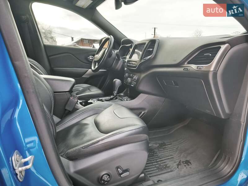 Внедорожник / Кроссовер Jeep Cherokee 2020 в Ромнах