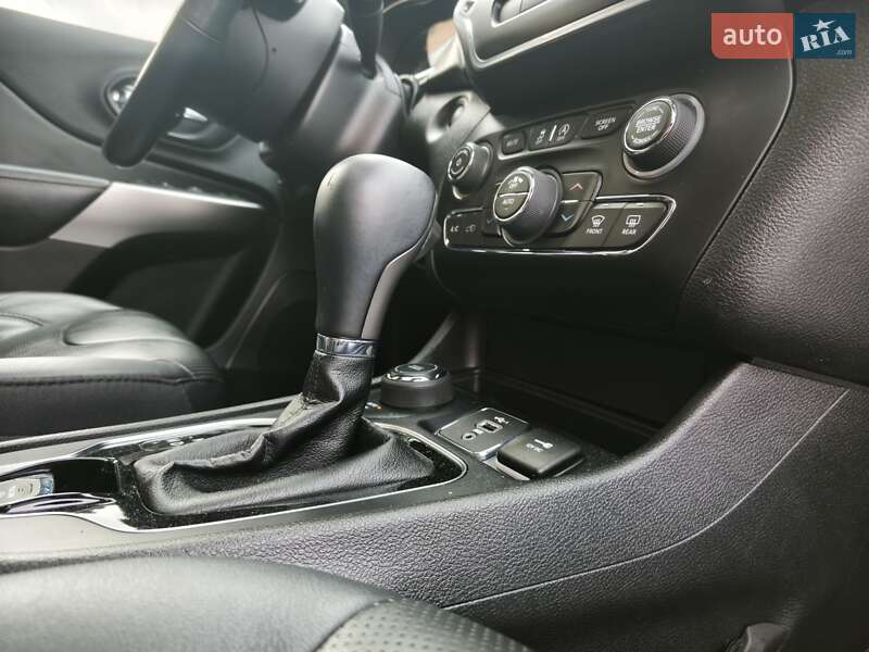 Внедорожник / Кроссовер Jeep Cherokee 2020 в Ромнах