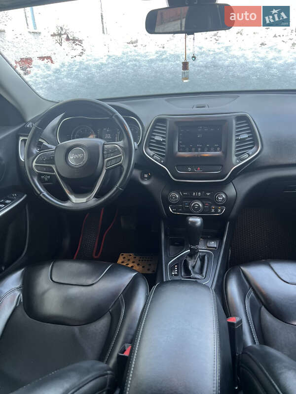 Позашляховик / Кросовер Jeep Cherokee 2018 в Миронівці