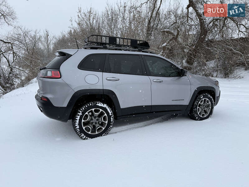 Внедорожник / Кроссовер Jeep Cherokee 2019 в Харькове фото 12 Внедорожник / Кроссовер Jeep Cherokee 2019 в Харькове
