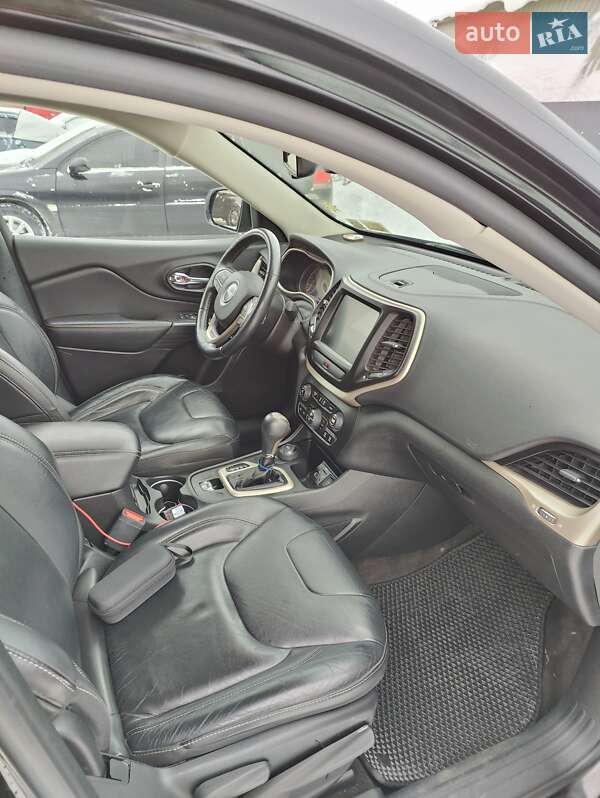 Внедорожник / Кроссовер Jeep Cherokee 2016 в Тернополе