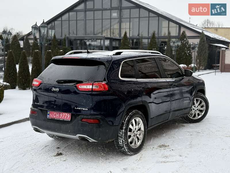 Внедорожник / Кроссовер Jeep Cherokee 2015 в Стрые