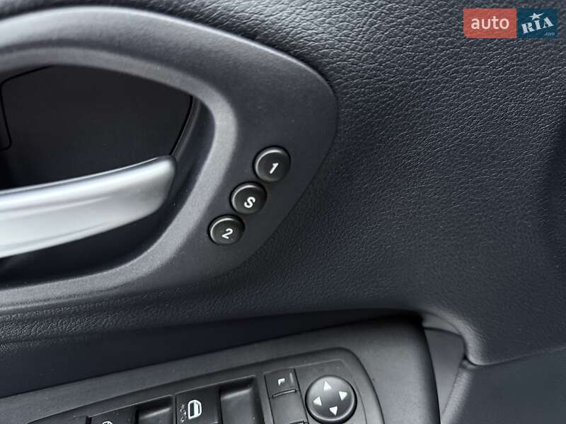 Внедорожник / Кроссовер Jeep Cherokee 2015 в Стрые