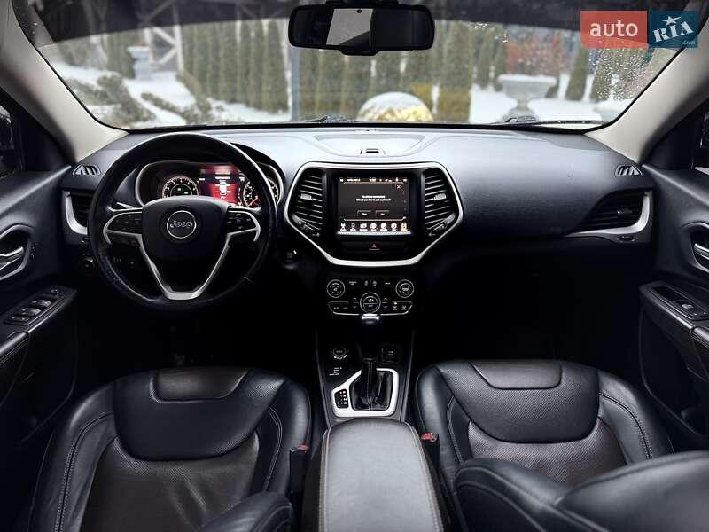 Внедорожник / Кроссовер Jeep Cherokee 2015 в Стрые