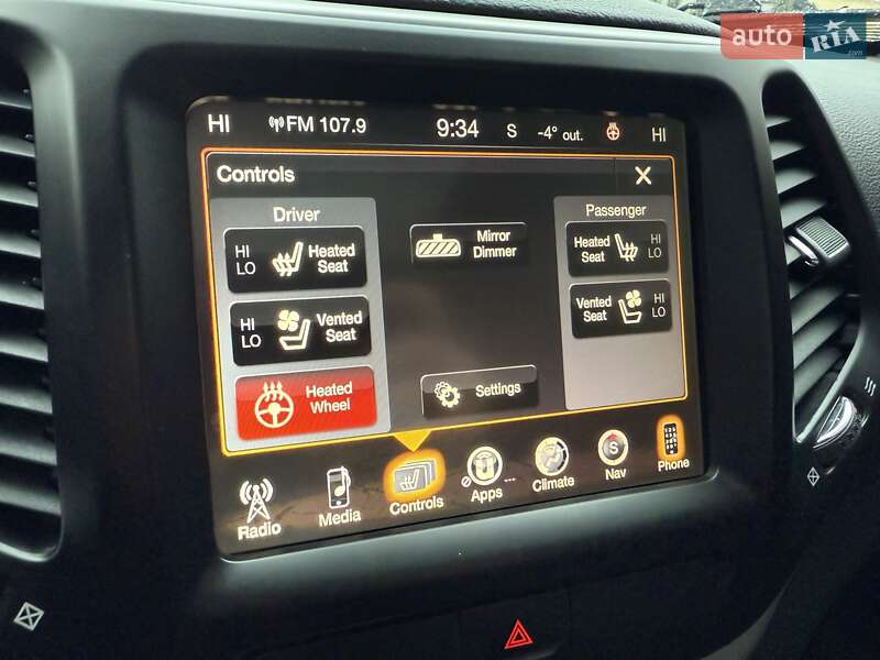 Внедорожник / Кроссовер Jeep Cherokee 2015 в Стрые