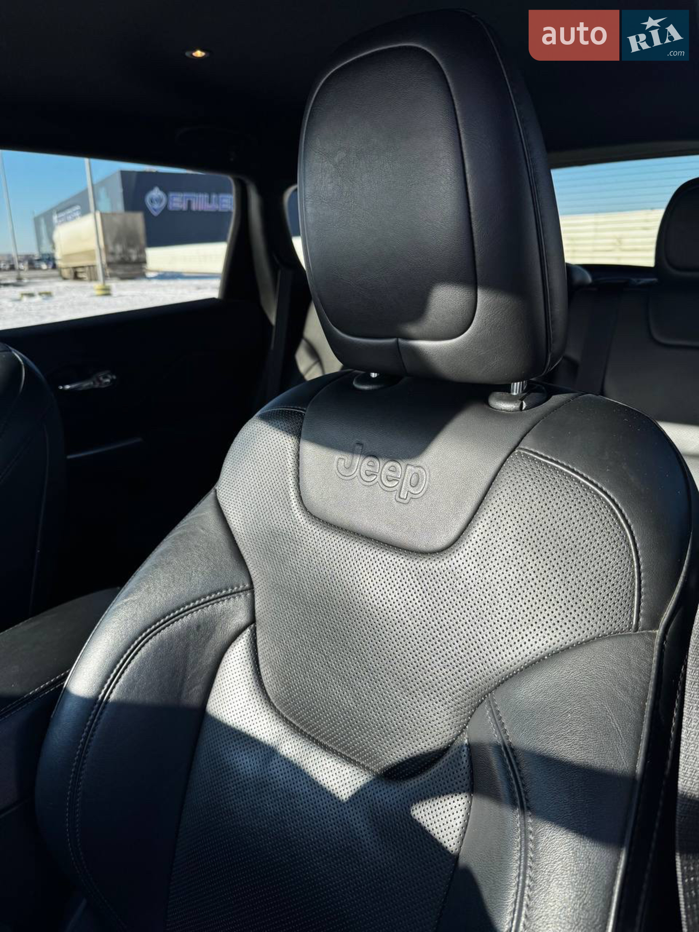 2019 Jeep Cherokee - мініатюра 12