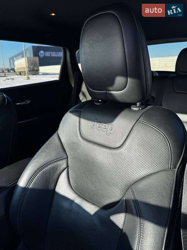 Позашляховик / Кросовер Jeep Cherokee 2019 в Львові