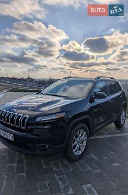 Внедорожник / Кроссовер Jeep Cherokee 2014 в Ужгороде