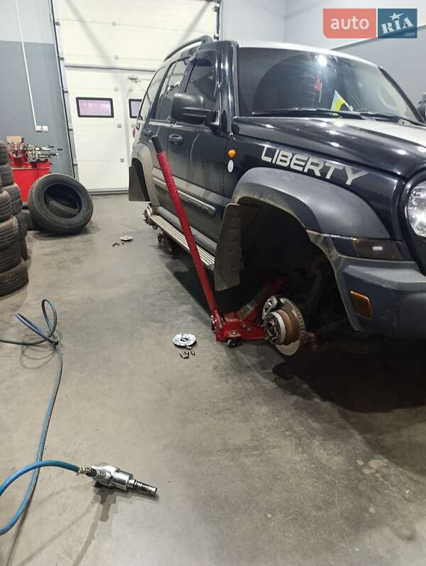 Позашляховик / Кросовер Jeep Cherokee 2005 в Березівці