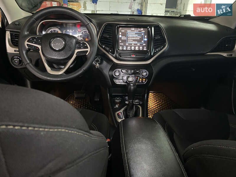 Внедорожник / Кроссовер Jeep Cherokee 2016 в Харькове фото 13 Внедорожник / Кроссовер Jeep Cherokee 2016 в Харькове