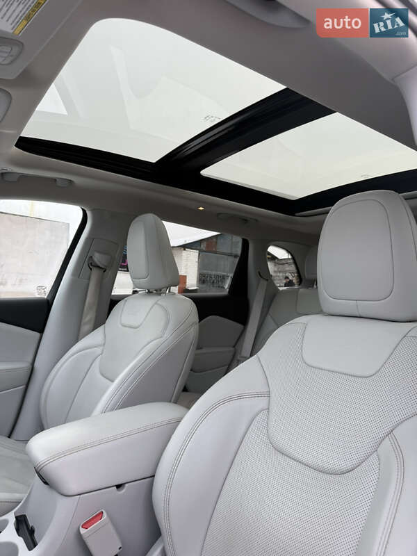 Внедорожник / Кроссовер Jeep Cherokee 2018 в Днепре фото 17 Внедорожник / Кроссовер Jeep Cherokee 2018 в Днепре