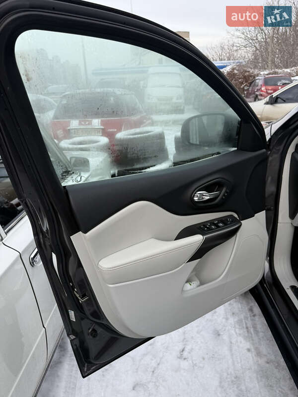 Внедорожник / Кроссовер Jeep Cherokee 2018 в Днепре фото 20 Внедорожник / Кроссовер Jeep Cherokee 2018 в Днепре