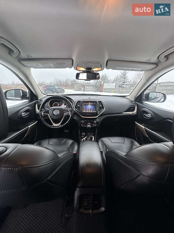 Позашляховик / Кросовер Jeep Cherokee 2017 в Львові