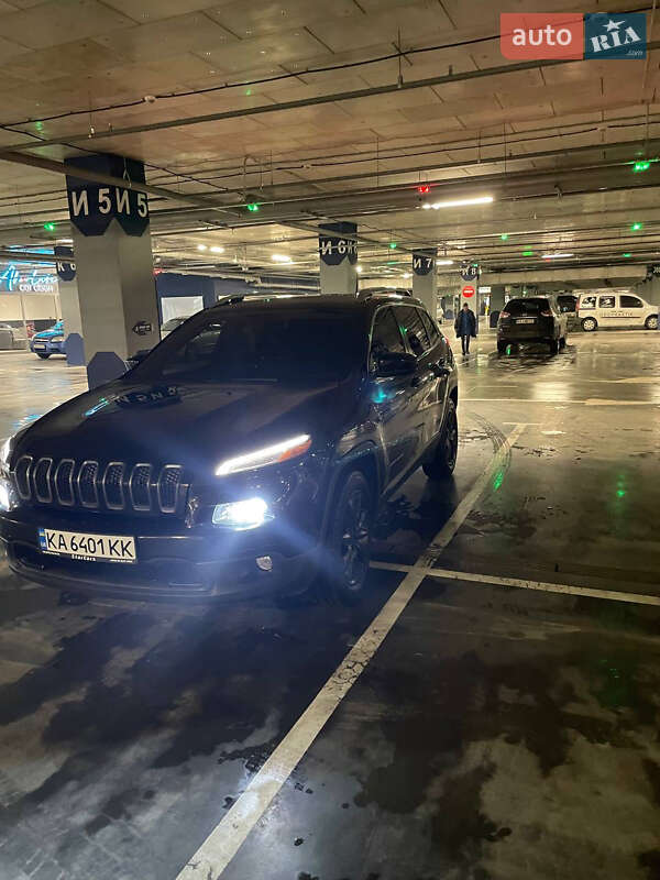 Позашляховик / Кросовер Jeep Cherokee 2015 в Києві