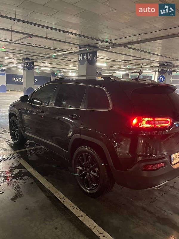Позашляховик / Кросовер Jeep Cherokee 2015 в Києві