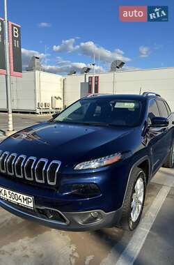 Внедорожник / Кроссовер Jeep Cherokee 2015 в Киеве