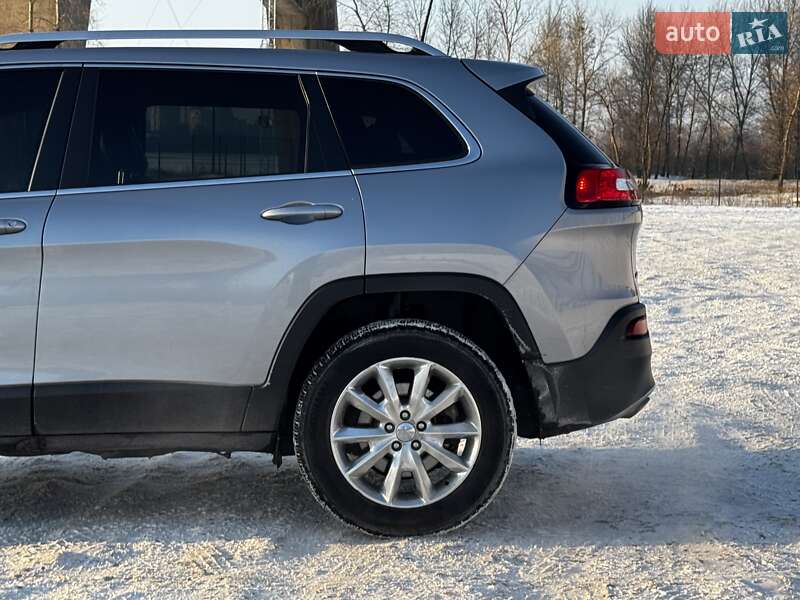 Внедорожник / Кроссовер Jeep Cherokee 2016 в Киеве
