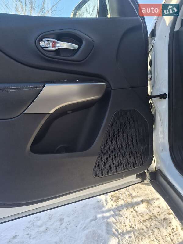 Внедорожник / Кроссовер Jeep Cherokee 2019 в Богуславе