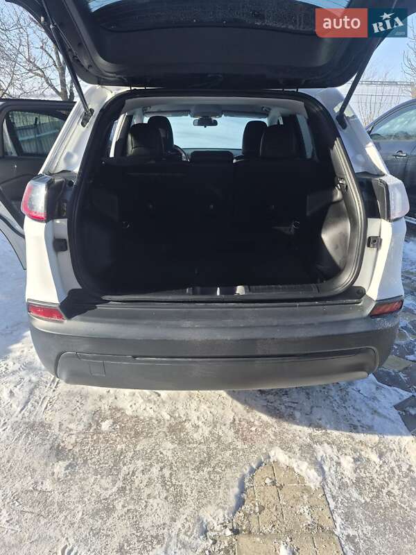 Внедорожник / Кроссовер Jeep Cherokee 2019 в Богуславе