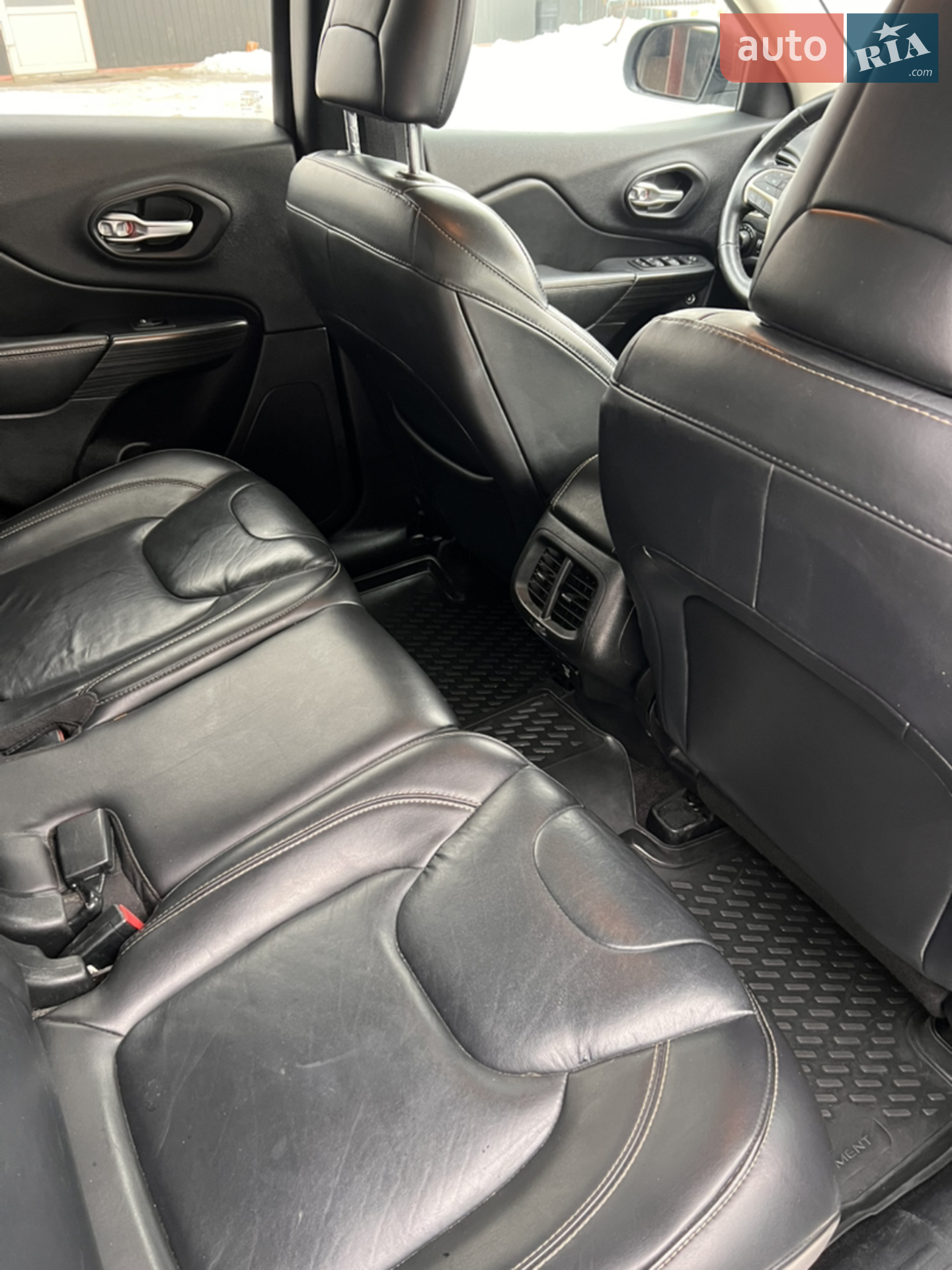 2016 Jeep Cherokee - мініатюра 20
