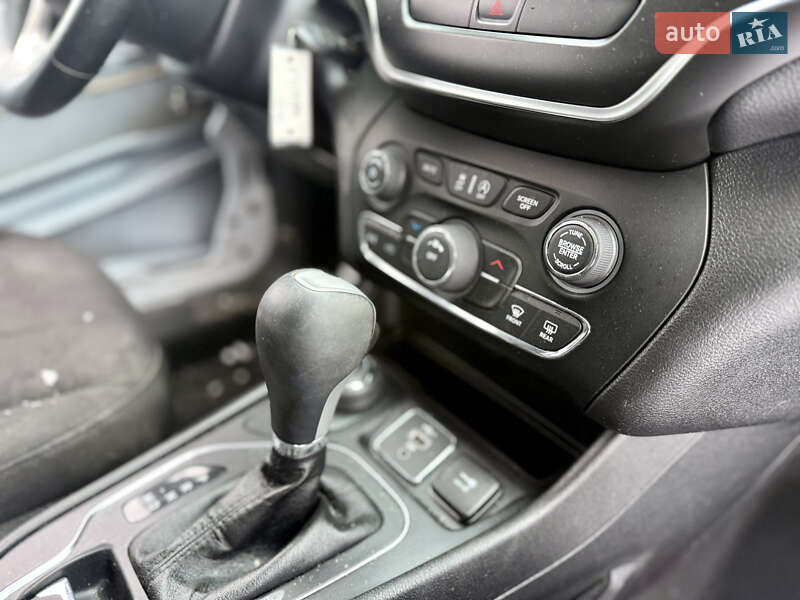 Внедорожник / Кроссовер Jeep Cherokee 2019 в Львове фото 16 Внедорожник / Кроссовер Jeep Cherokee 2019 в Львове