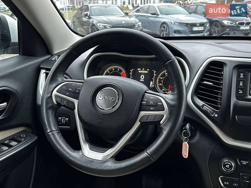 Внедорожник / Кроссовер Jeep Cherokee 2020 в Киеве