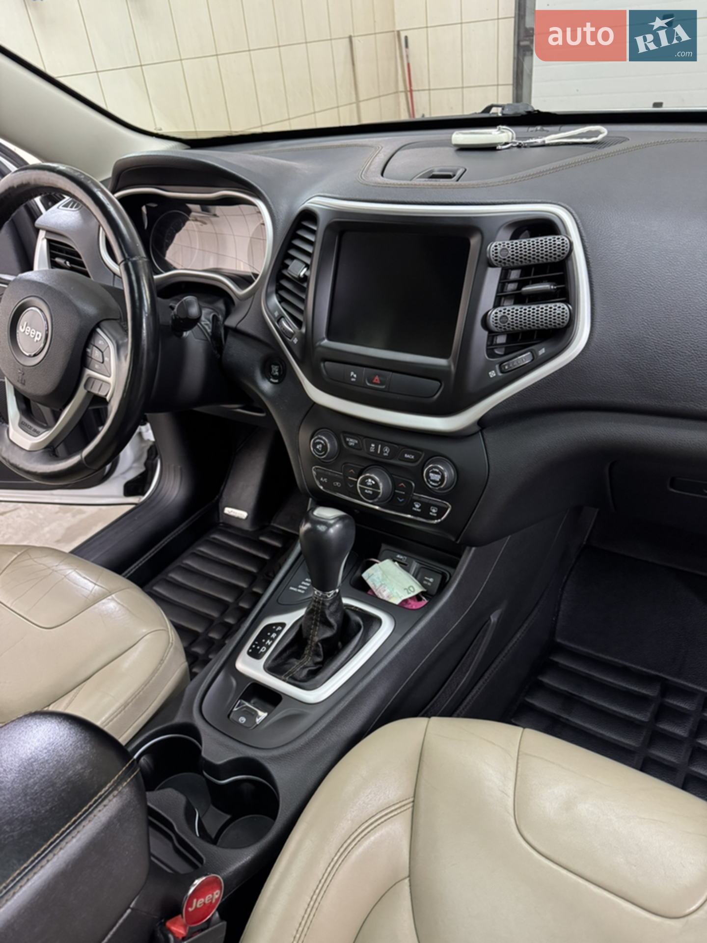 2016 Jeep Cherokee - мініатюра 14