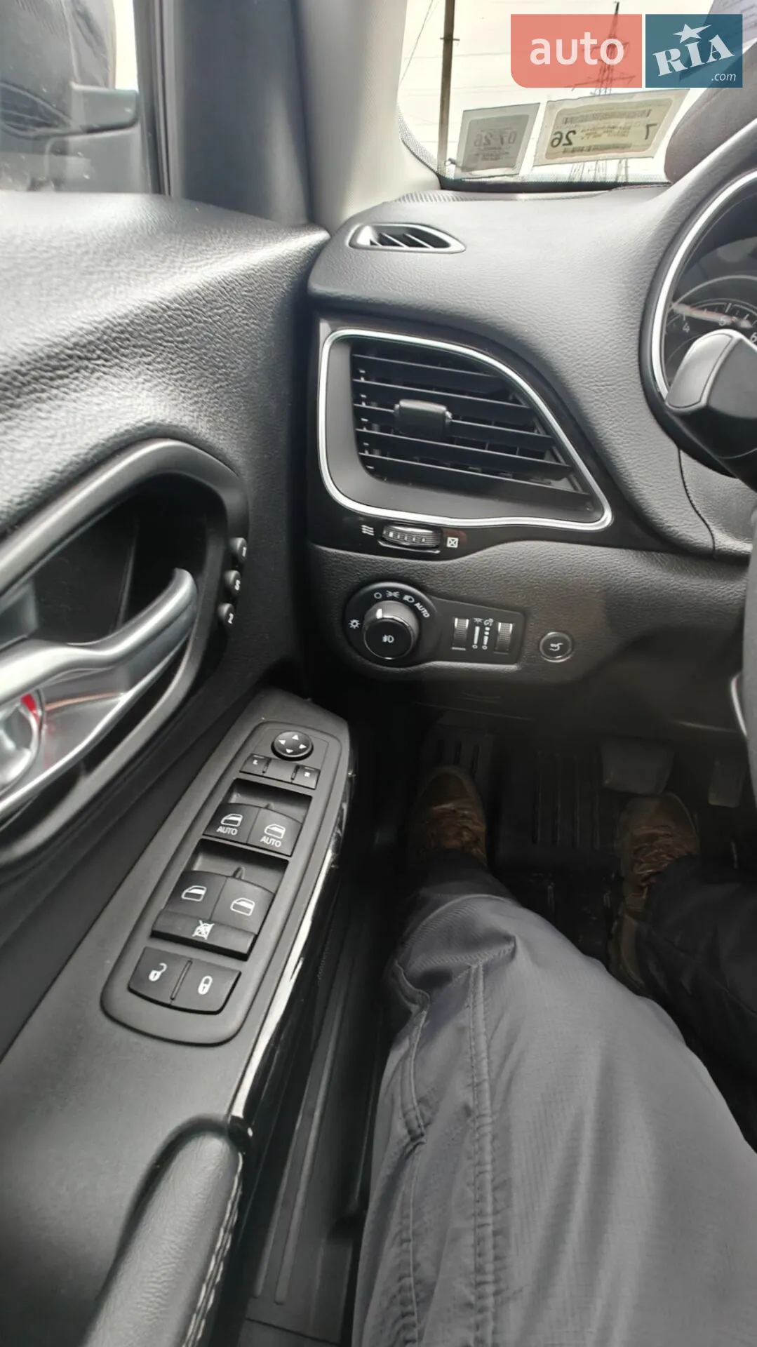 2023 Jeep Cherokee - фото 1