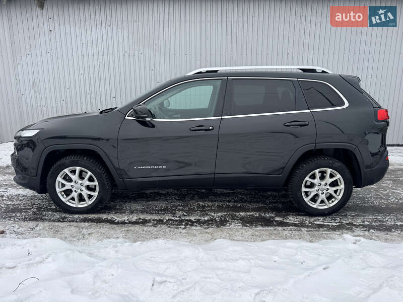 Внедорожник / Кроссовер Jeep Cherokee 2015 в Киеве