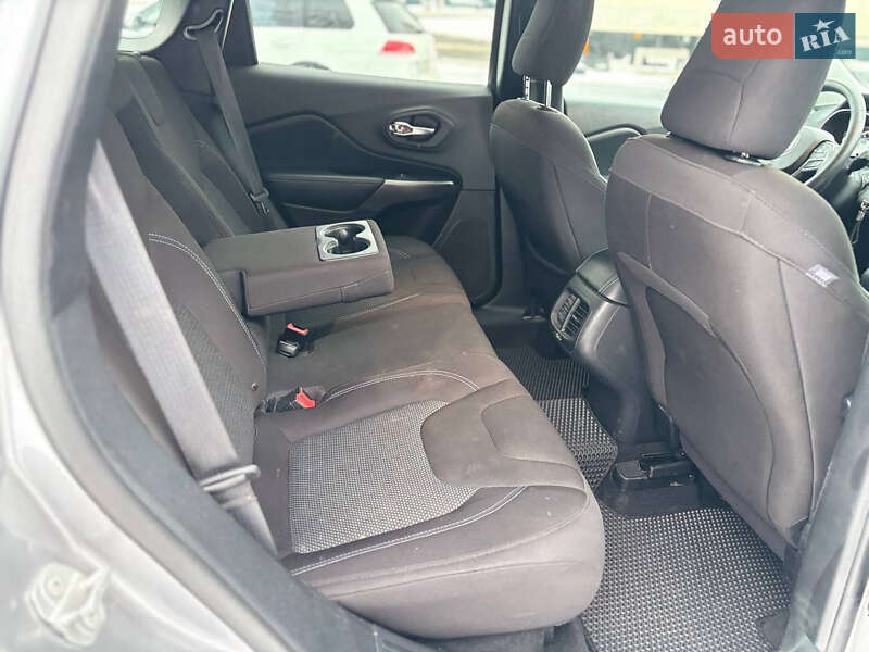 Внедорожник / Кроссовер Jeep Cherokee 2018 в Виннице