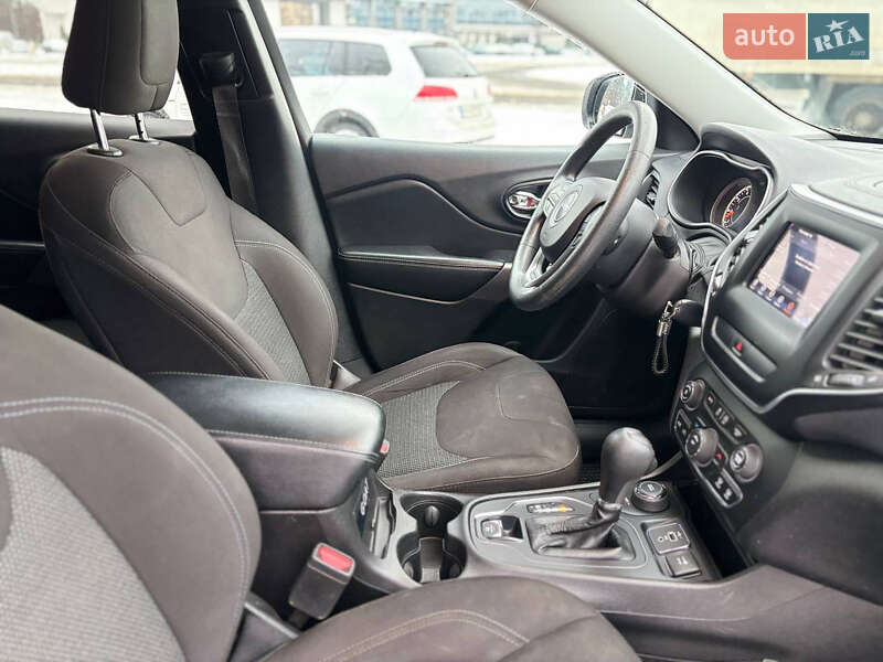 Внедорожник / Кроссовер Jeep Cherokee 2018 в Виннице
