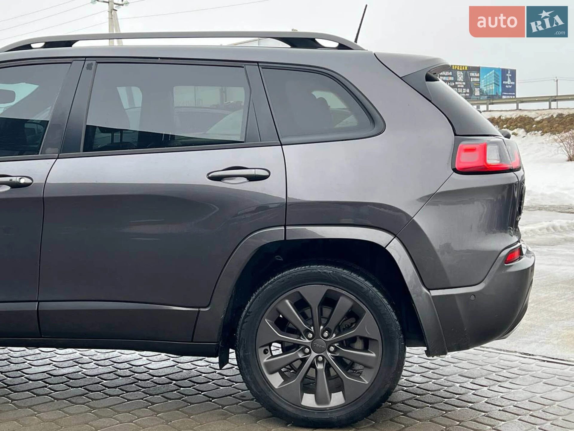 2019 Jeep Cherokee - мініатюра 6
