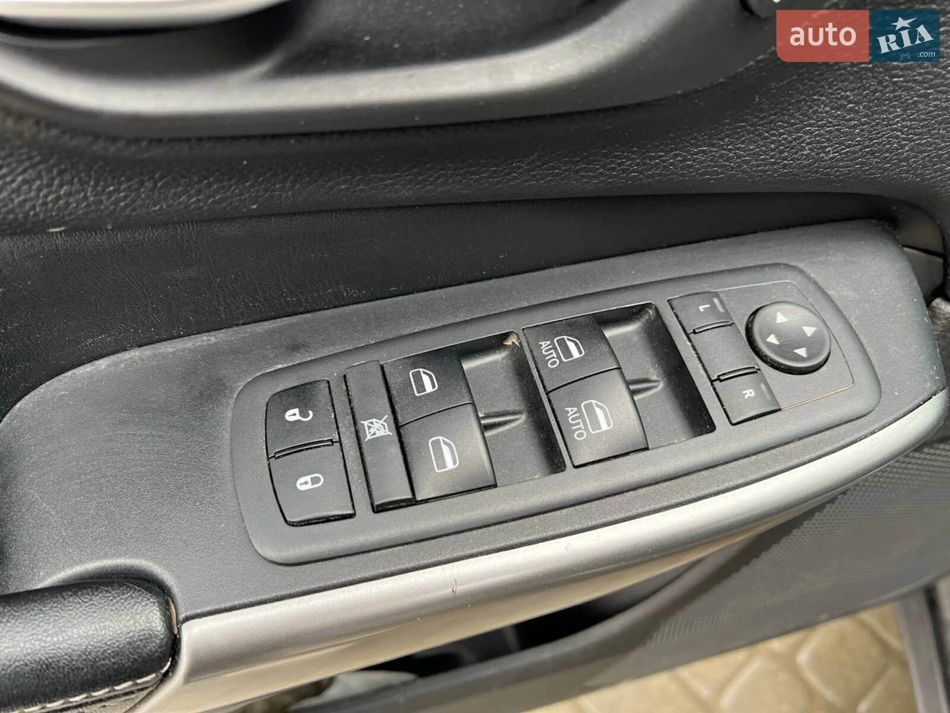 2019 Jeep Cherokee - мініатюра 16