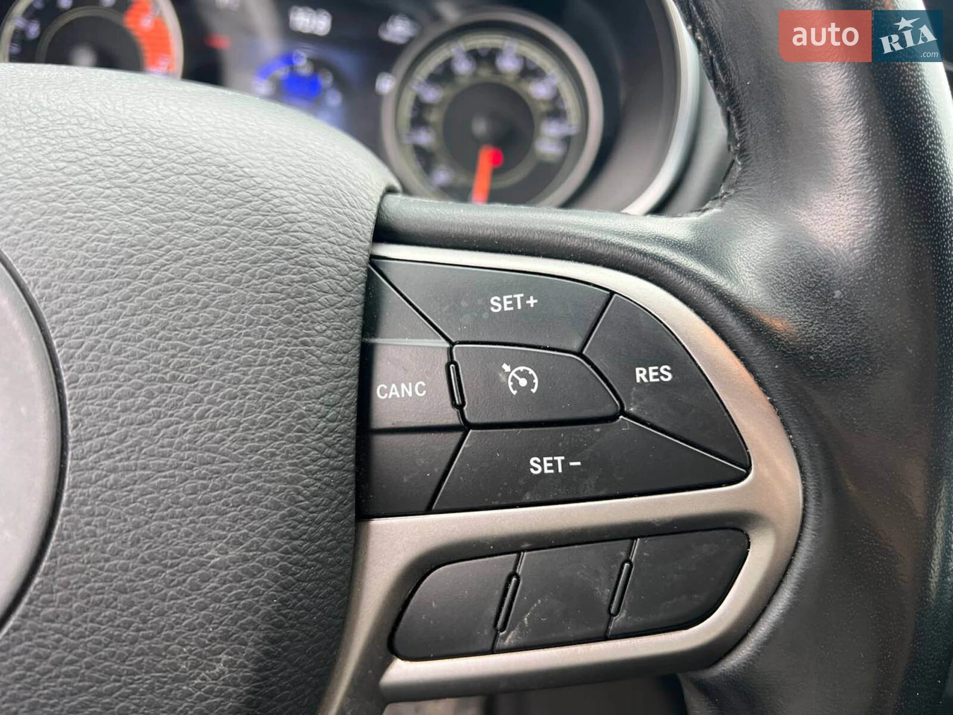 2019 Jeep Cherokee - мініатюра 23