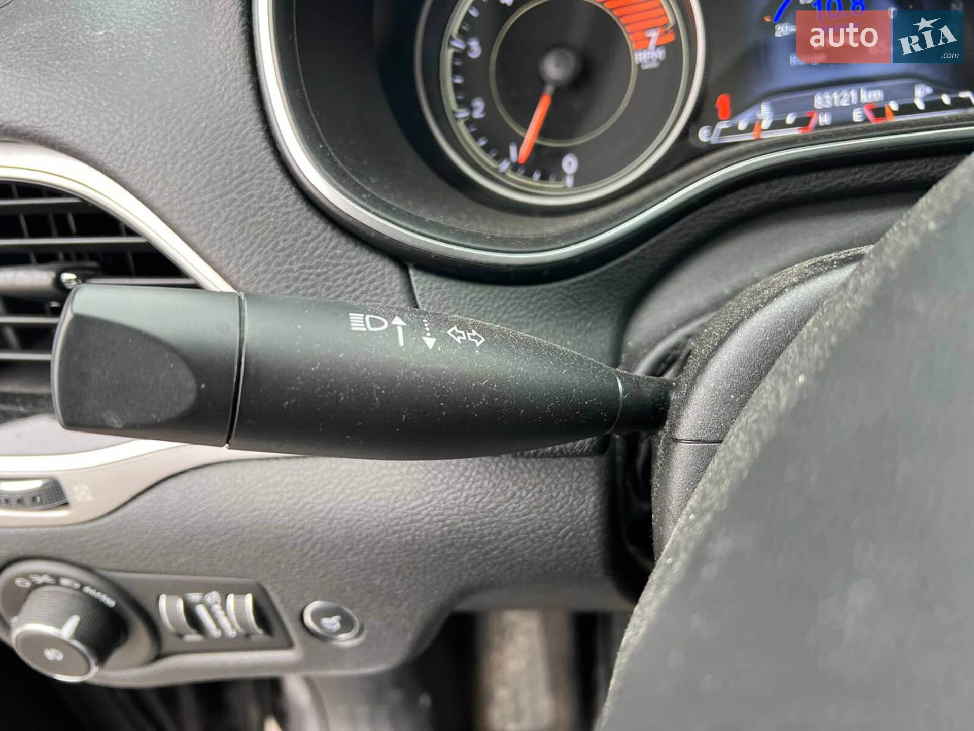 2019 Jeep Cherokee - мініатюра 26