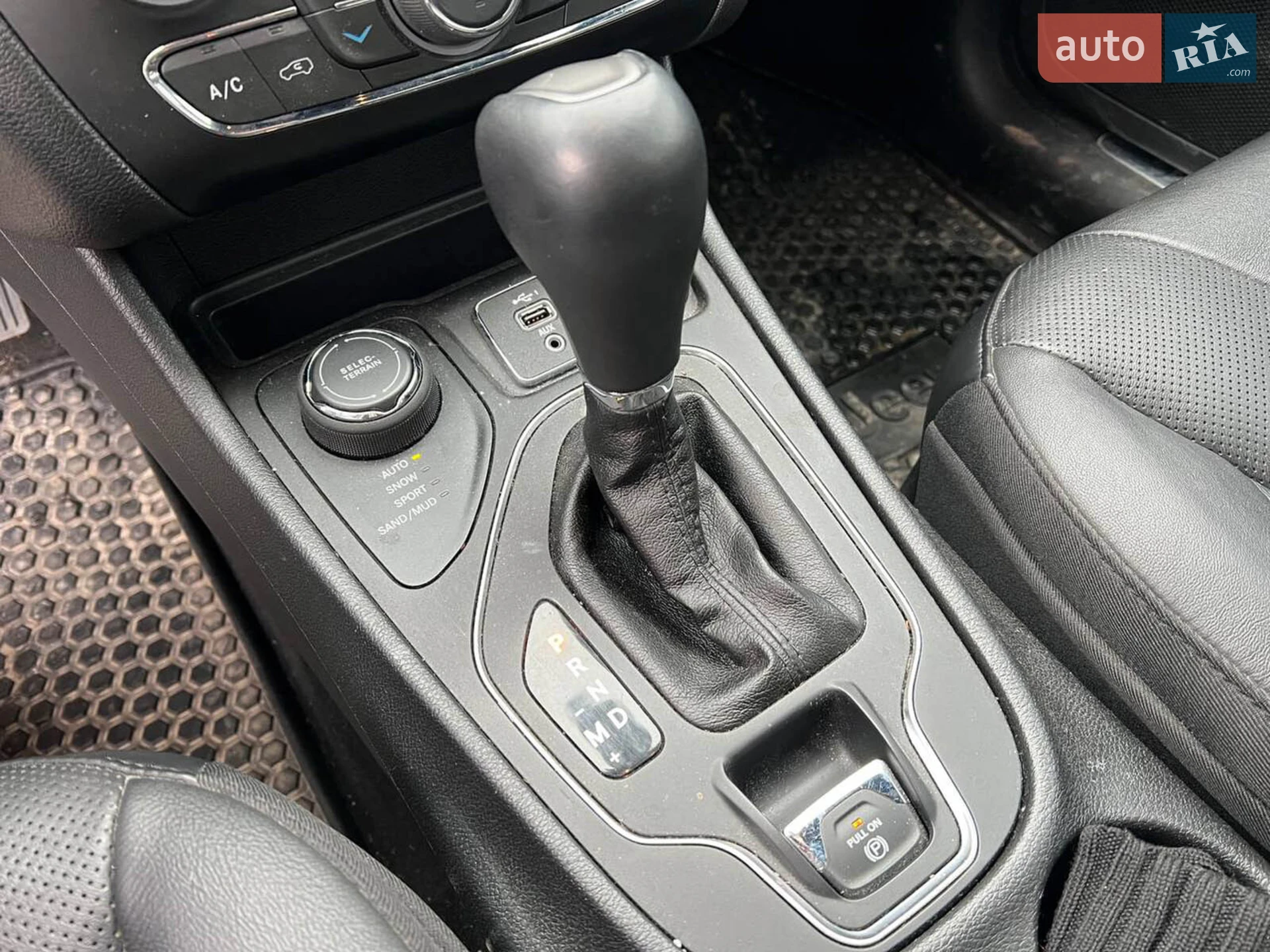 2019 Jeep Cherokee - мініатюра 33