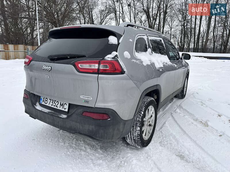 Внедорожник / Кроссовер Jeep Cherokee 2016 в Виннице