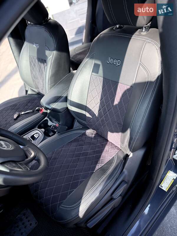 Внедорожник / Кроссовер Jeep Cherokee 2019 в Житомире