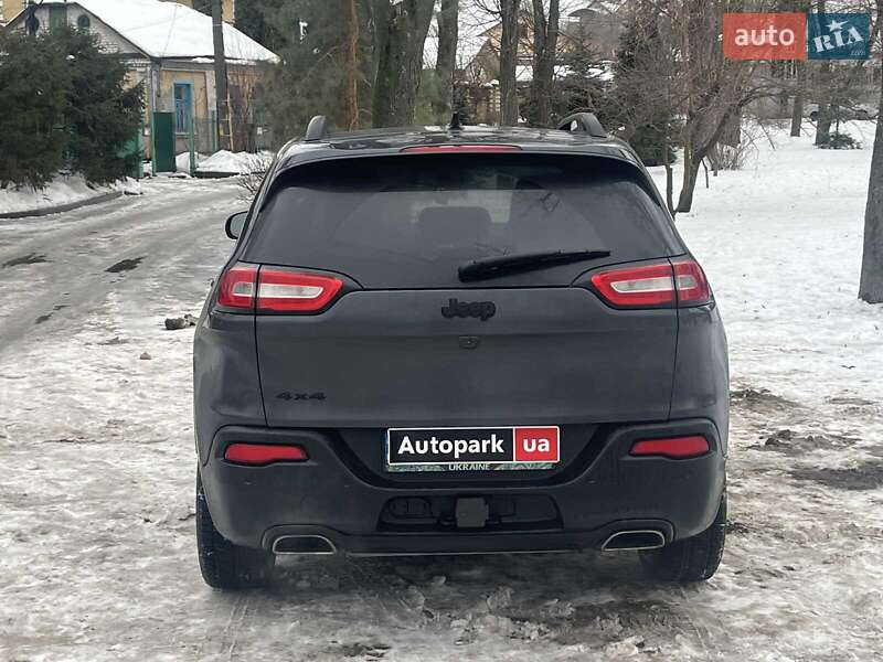 Внедорожник / Кроссовер Jeep Cherokee 2015 в Киеве