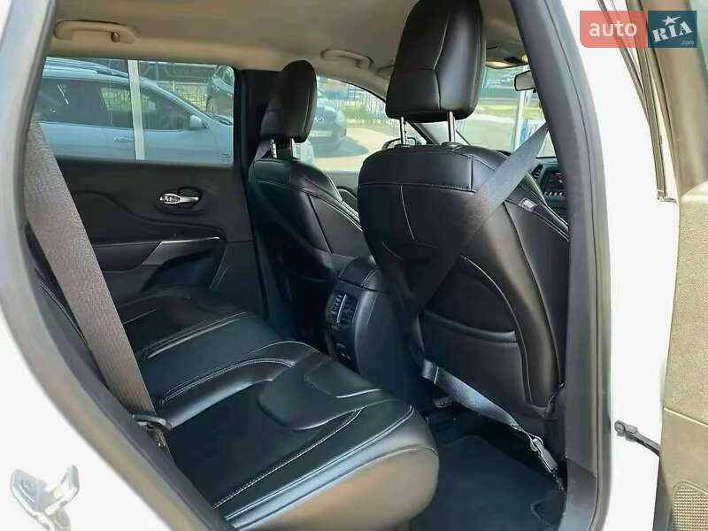 Внедорожник / Кроссовер Jeep Cherokee 2018 в Киеве