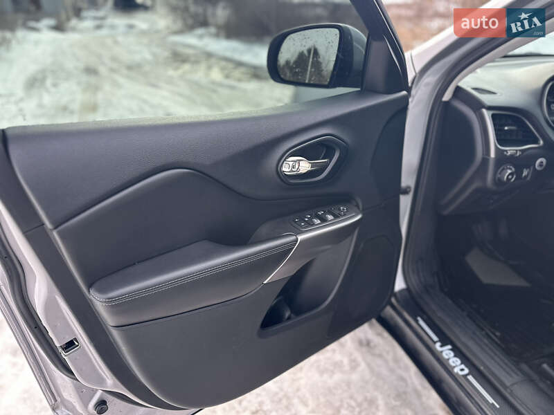 Внедорожник / Кроссовер Jeep Cherokee 2018 в Виннице фото 26 Внедорожник / Кроссовер Jeep Cherokee 2018 в Виннице