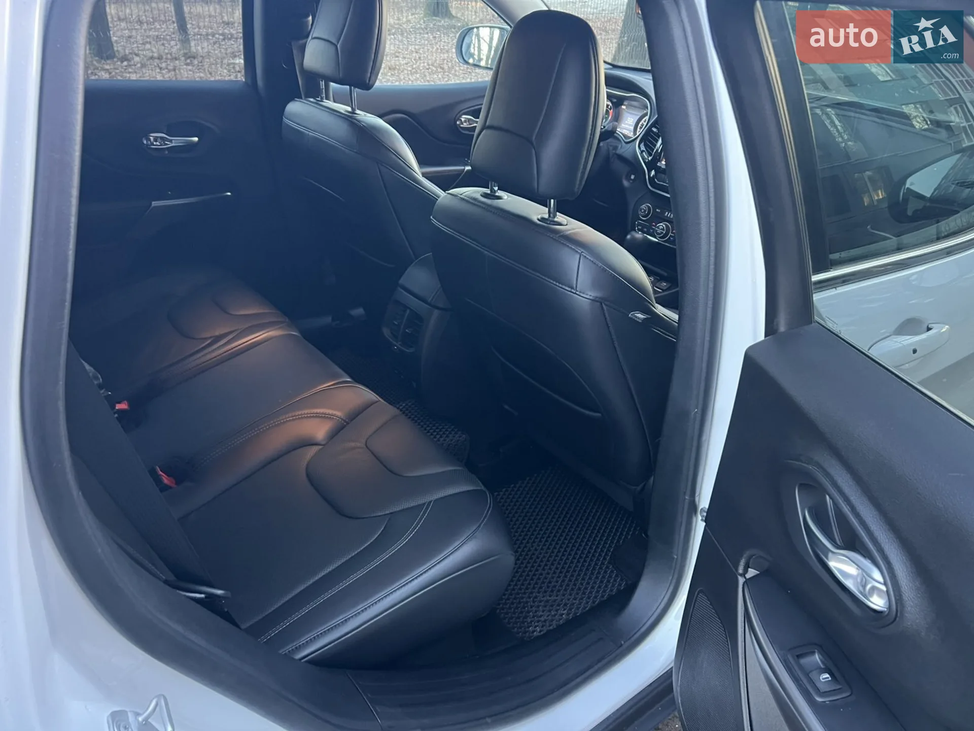 2019 Jeep Cherokee - мініатюра 45