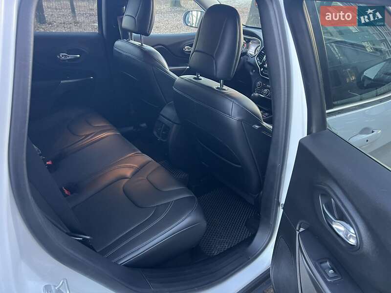 Внедорожник / Кроссовер Jeep Cherokee 2020 в Чернигове