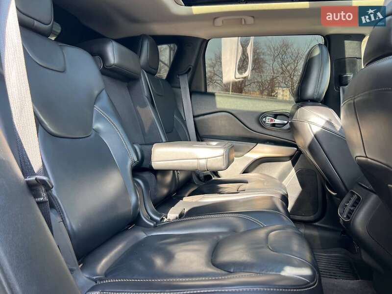 Внедорожник / Кроссовер Jeep Cherokee 2017 в Ивано-Франковске фото 20 Внедорожник / Кроссовер Jeep Cherokee 2017 в Ивано-Франковске